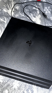 PlayStation 4 Pro (5 фото из 5)