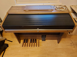 Yamaha klaver (2 foto / 3)