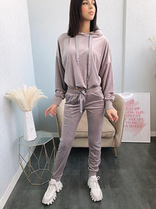 Велюровый костюм (3 фото из 6)