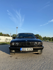 BMW e34 520i 110kw (3 foto / 10)