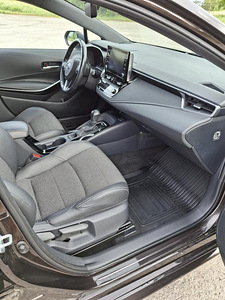 Toyota Corolla Touring Sport (9 foto / 12)