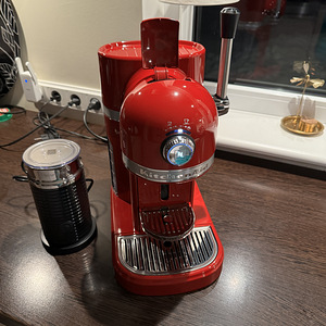 Кофемашина KitchenAid Nespresso (3 фото из 6)