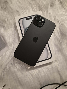 iPhone 15 (256 ГБ) (2 фото из 6)