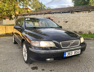 Volvo V70 2.4 D5 | 120kw | ATM (3 foto / 6)