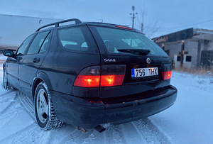 M/V Saab 9-5 Estate 2.3t 125kw 99’ (3 foto / 8)