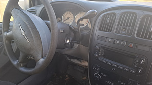 Chrysler Voyager (3 фото из 7)