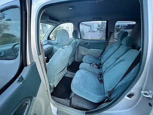 Toyota Yaris verso (6 foto / 9)