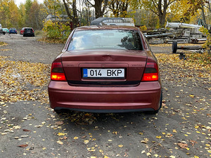 Опель Вектра (3 фото из 9)