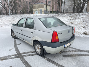Dacia Logan (4 foto / 9)