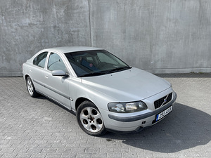 Volvo S60 (2 foto / 10)