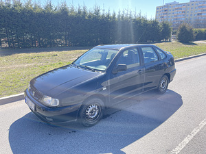 Seat Cordoba (5 foto / 7)