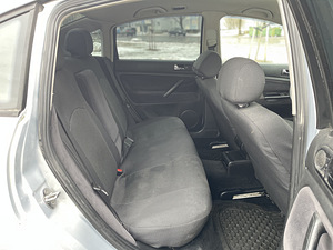 Volkswagen Passat (7 foto / 8)