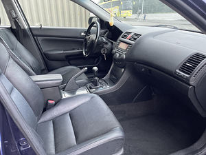 Honda Accord (6 foto / 10)