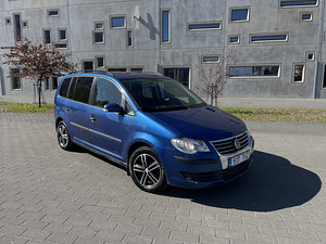 Volswagen Touran (2 foto / 10)