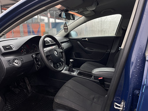 Volkswagen Passat (7 foto / 9)