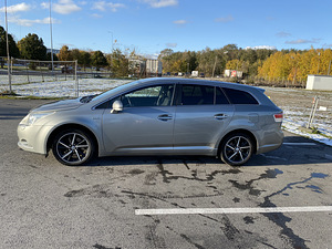 Toyota Avensis 2.2 110кВ (4 foto / 15)