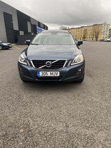 Volvo XC60 2.4 D5 120 kw (2 foto / 15)