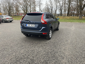 Volvo XC60 2.4 D5 120 kw (6 foto / 15)