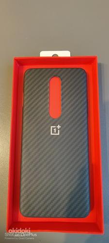 Оригинальный чехол OnePlus 8 Karbon Bumper (фото #1)