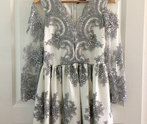 Праздничное белоe - серое кружевное платье размер 38