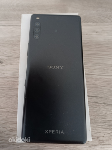 Sony Xperia L4 3/64Gb + 2 защитных чехла (фото #2)
