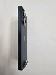 iPhone 15 pro новый !!! (2 фото из 4)