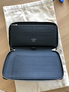Louis Vuitton ZIPPY ORGANISER (3 foto / 3)