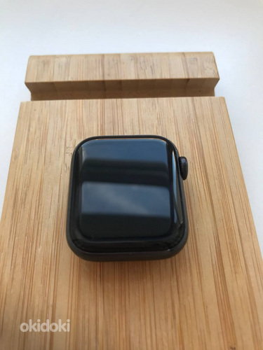 Apple Watch Series SE 40mm Space Grey Case / Midnight Band (фото #3)