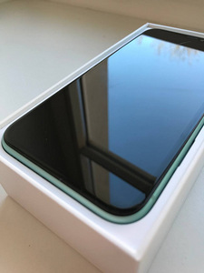 iPhone 11 64 GB Green + USB-C Lightning Apple (6 foto / 9)