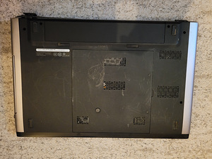 Dell läptop varuosdeks (2 foto / 4)