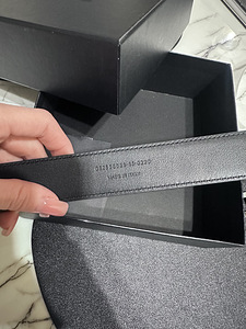 Saint Laurent (3 фото из 8)