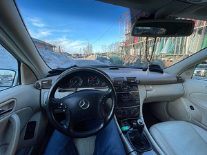 Mercedes Benz c220 (5 foto / 6)