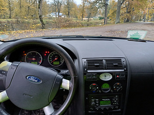 Ford на продажу (5 фото из 10)