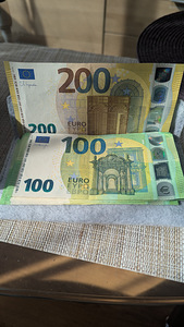 Купюра € 100 (2 фото из 2)