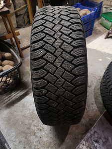Continental naastrehvid velgedel 205/65/R15 (2 foto / 5)