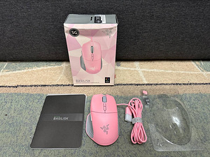 Razer Basilisk Quartz USB игровая мышь, розовая (1 фото из 5)