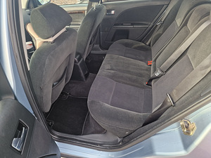 Ford Mondeo (9 foto / 10)