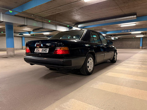 Mercedes Benz 300E (4 foto / 14)