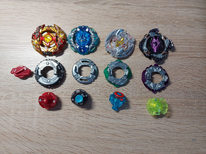 Beyblade takara tomy b 128 (2 foto / 2)