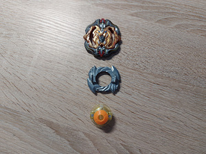 Beyblade takara tomy b 115 (2 foto / 2)