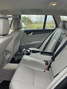 Mercedes-Benz C 180 2.1 88kW (12 foto / 14)
