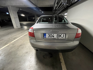 Audi A4 2003 Бензин (4 фото из 11)