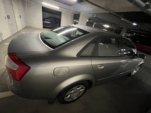 Audi A4 2003 Бензин (5 фото из 11)