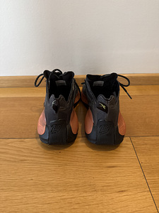 Женские кроссовки Reebok (3 фото из 6)