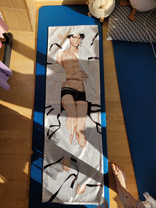 Dakimakura koos Leviga. Anime (2 foto / 5)