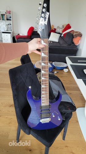 Electric guitar Ibanez + holder + Guitar and Bass amp plug (foto #1)