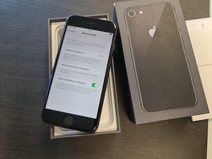 iPhone 8 256 ГБ Черный (1 фото из 2)