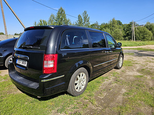 Chrysler Grand Voyager (6 foto / 9)