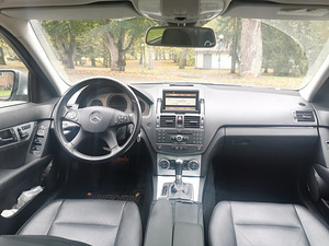 Mercedes-Benz C320 (5 foto / 7)