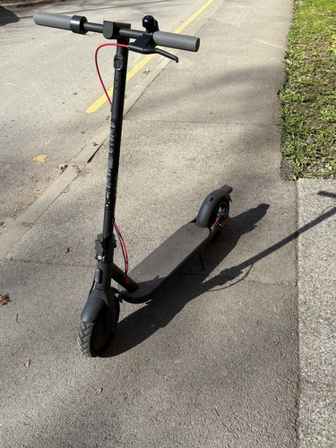 Продам электросамокат Xiaomi Electric Scooter 4
